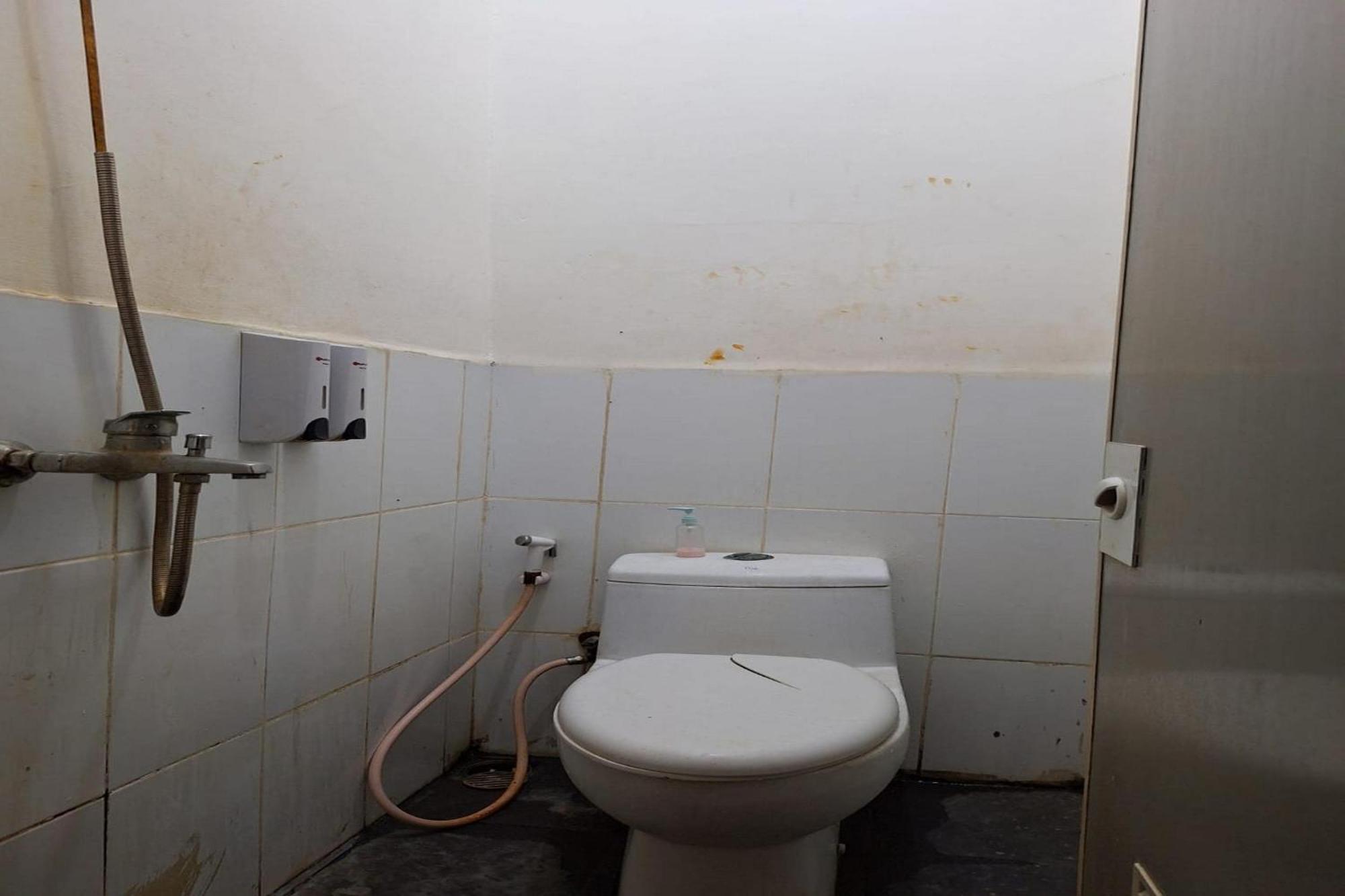 Oyo 93584 Rukotel South Tangerang Kültér fotó