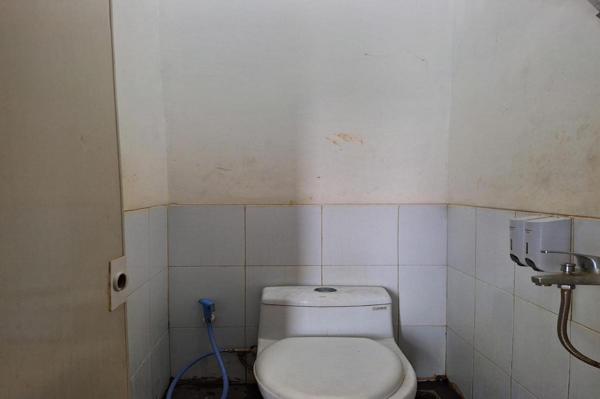 Oyo 93584 Rukotel South Tangerang Kültér fotó