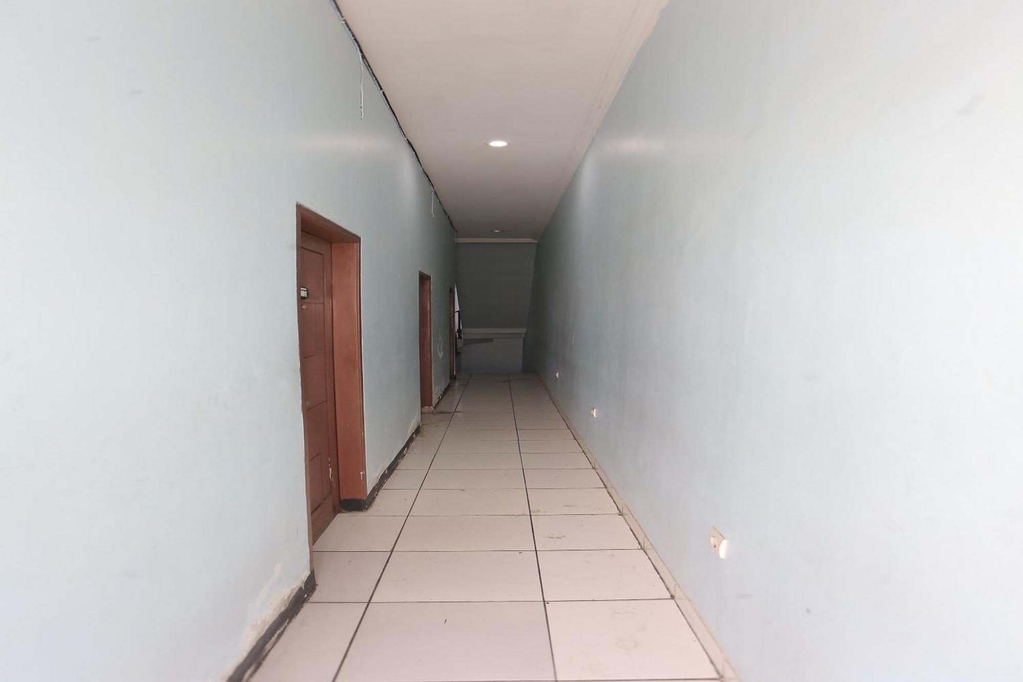 Oyo 93584 Rukotel South Tangerang Kültér fotó
