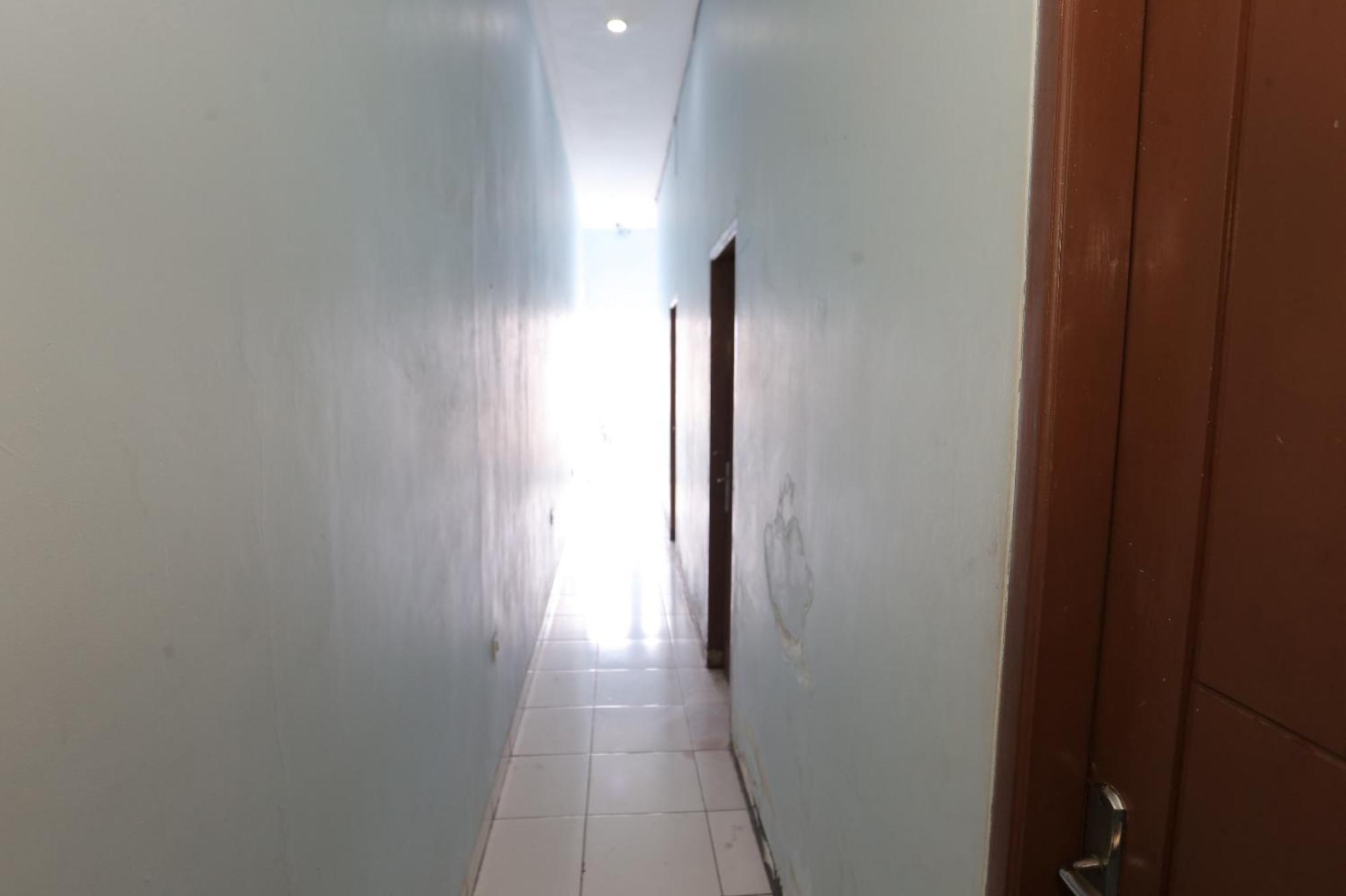 Oyo 93584 Rukotel South Tangerang Kültér fotó