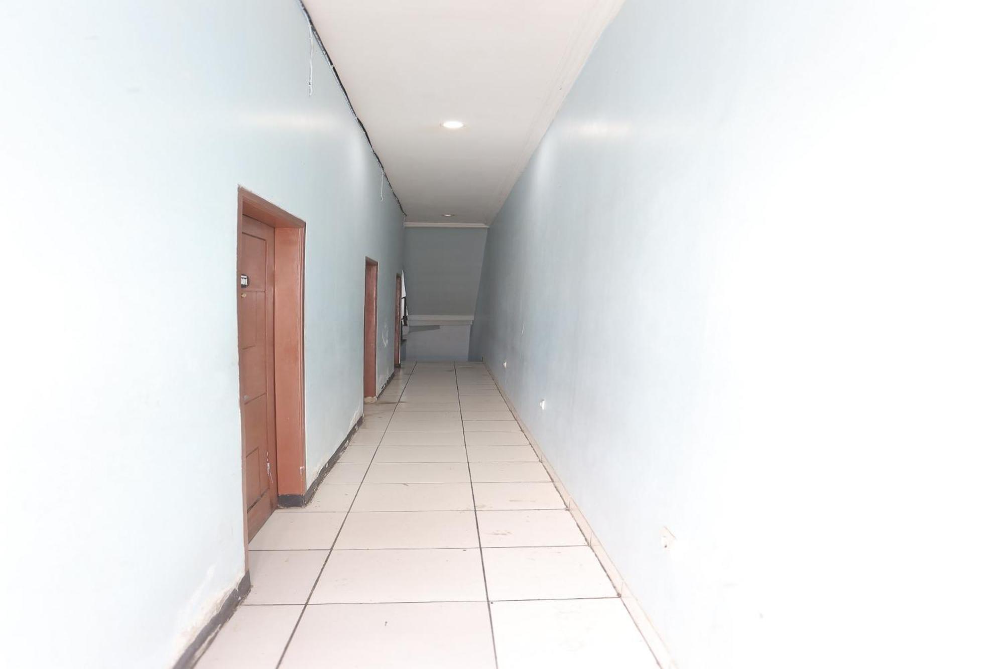 Oyo 93584 Rukotel South Tangerang Kültér fotó