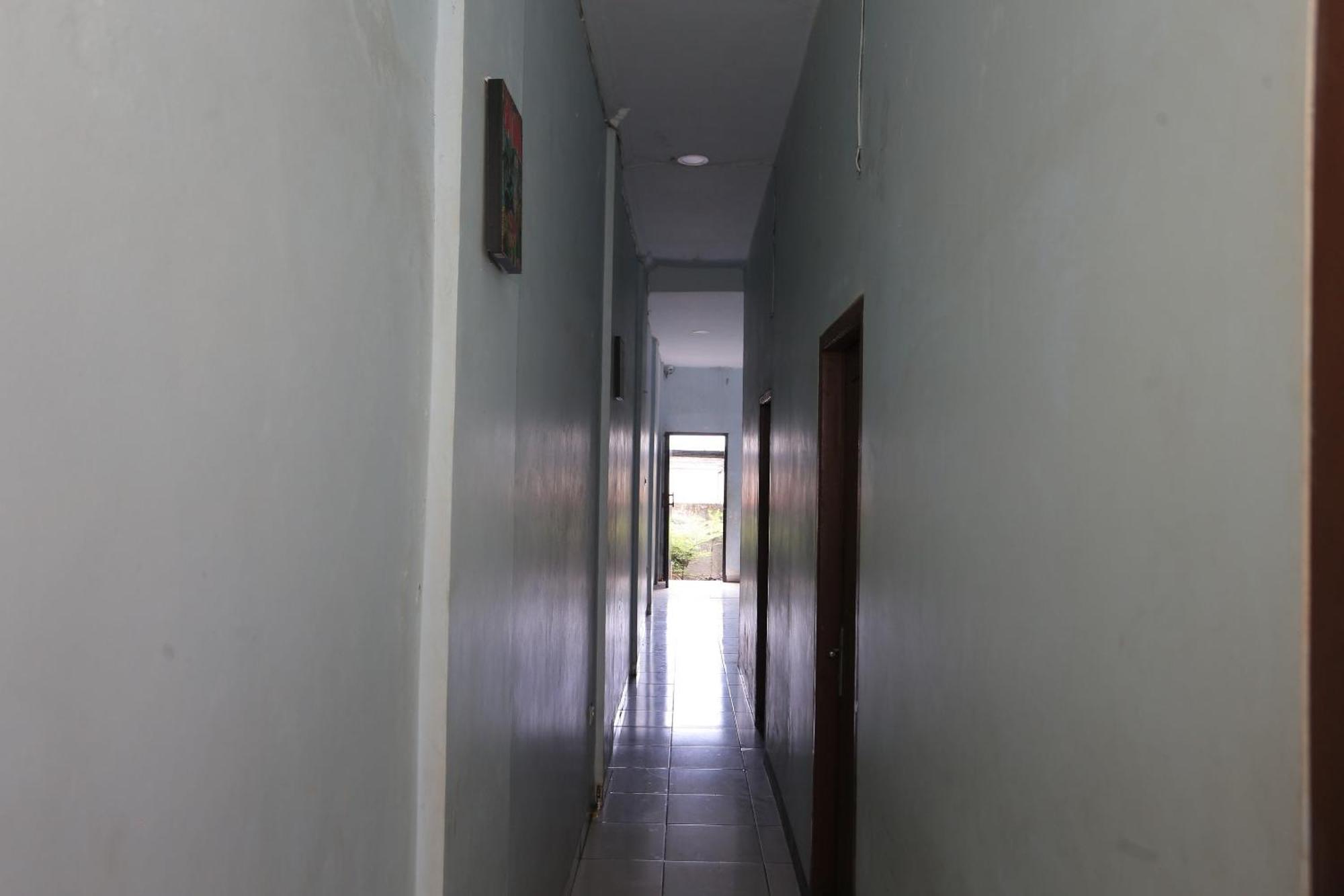 Oyo 93584 Rukotel South Tangerang Kültér fotó