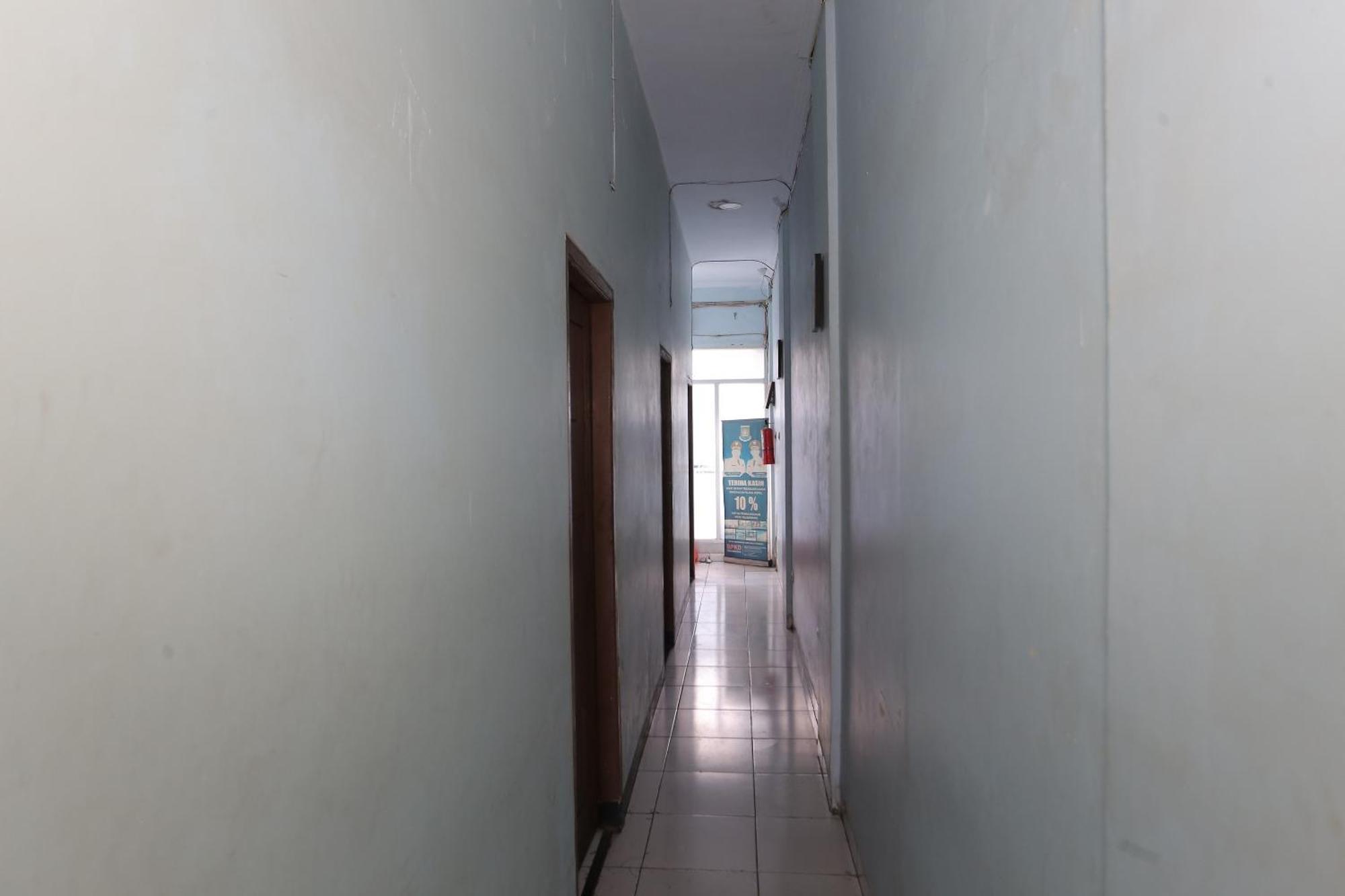 Oyo 93584 Rukotel South Tangerang Kültér fotó