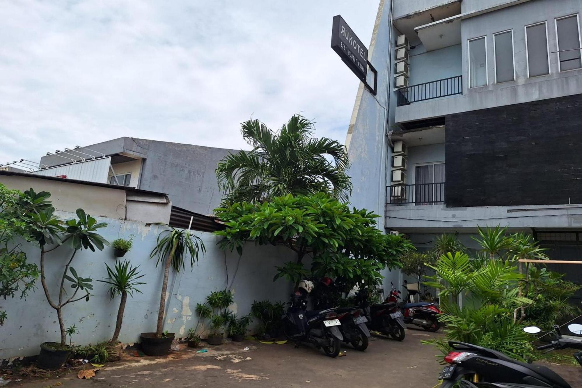 Oyo 93584 Rukotel South Tangerang Kültér fotó