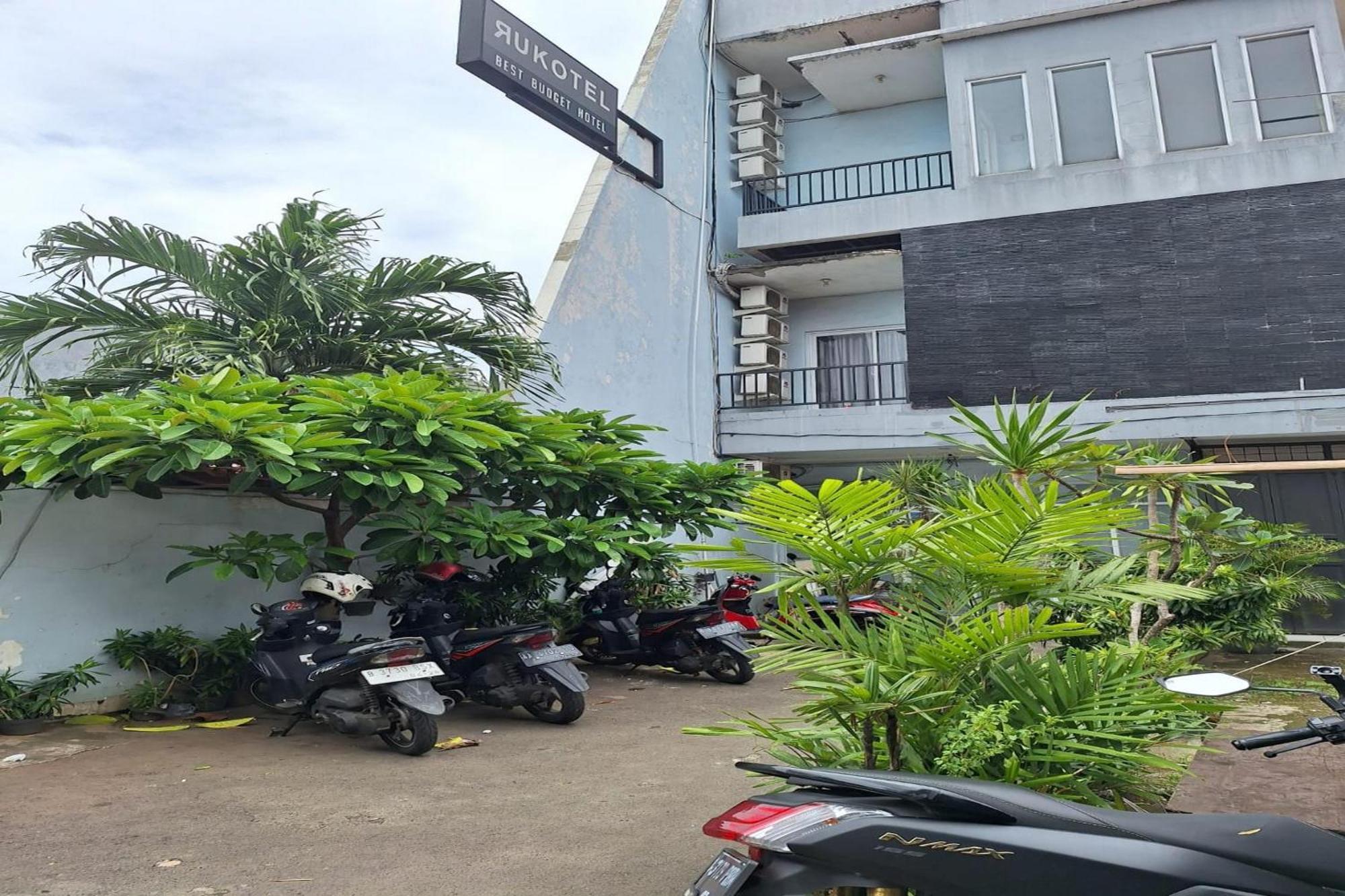 Oyo 93584 Rukotel South Tangerang Kültér fotó