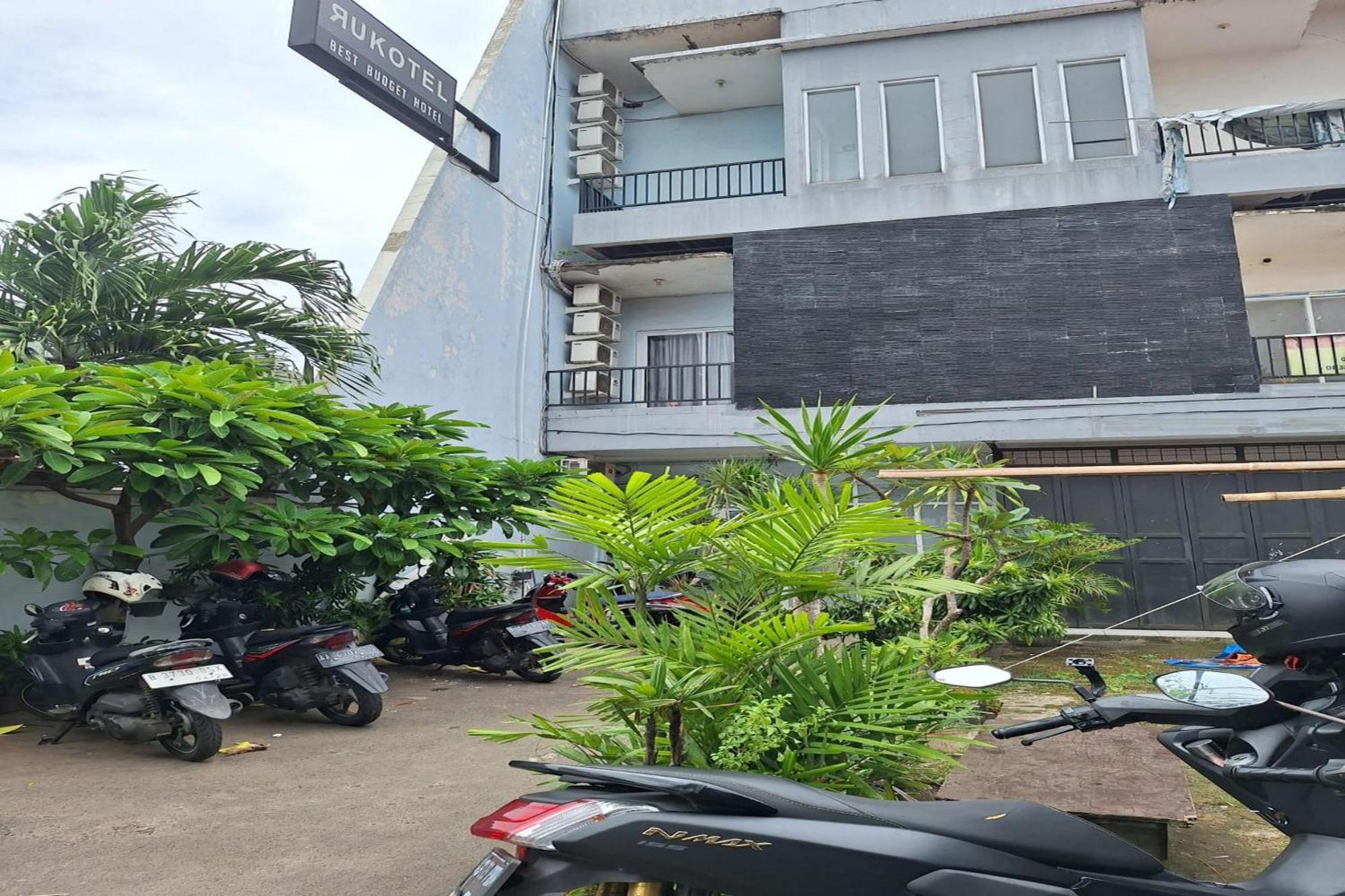 Oyo 93584 Rukotel South Tangerang Kültér fotó